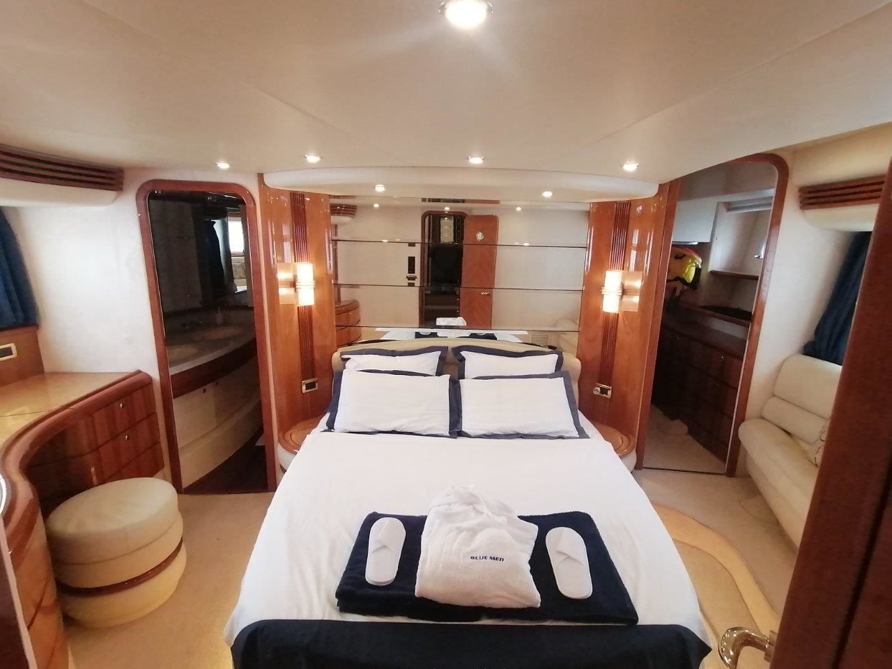 Azimut 68 | Blue Med