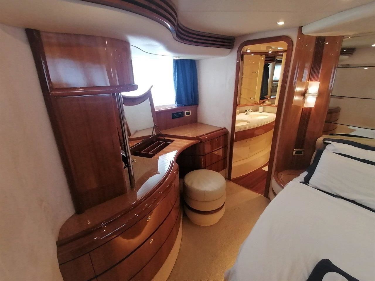 Azimut 68 | Blue Med