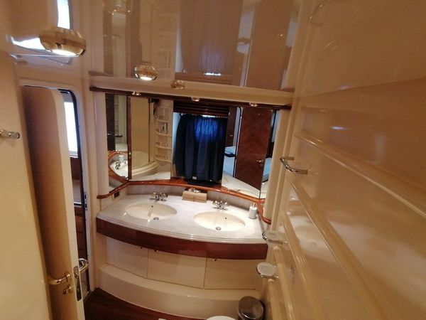 Azimut 68 | Blue Med