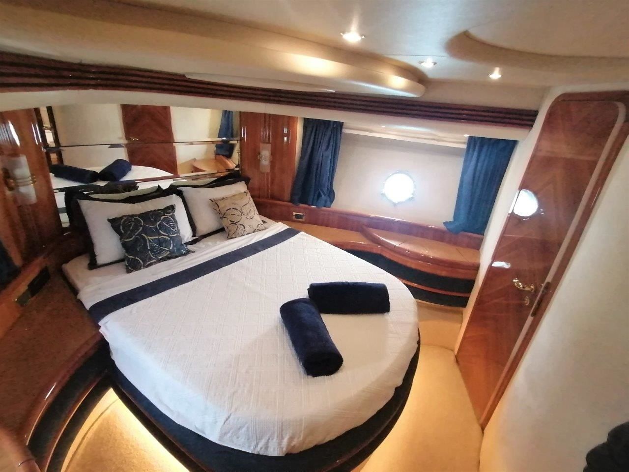 Azimut 68 | Blue Med