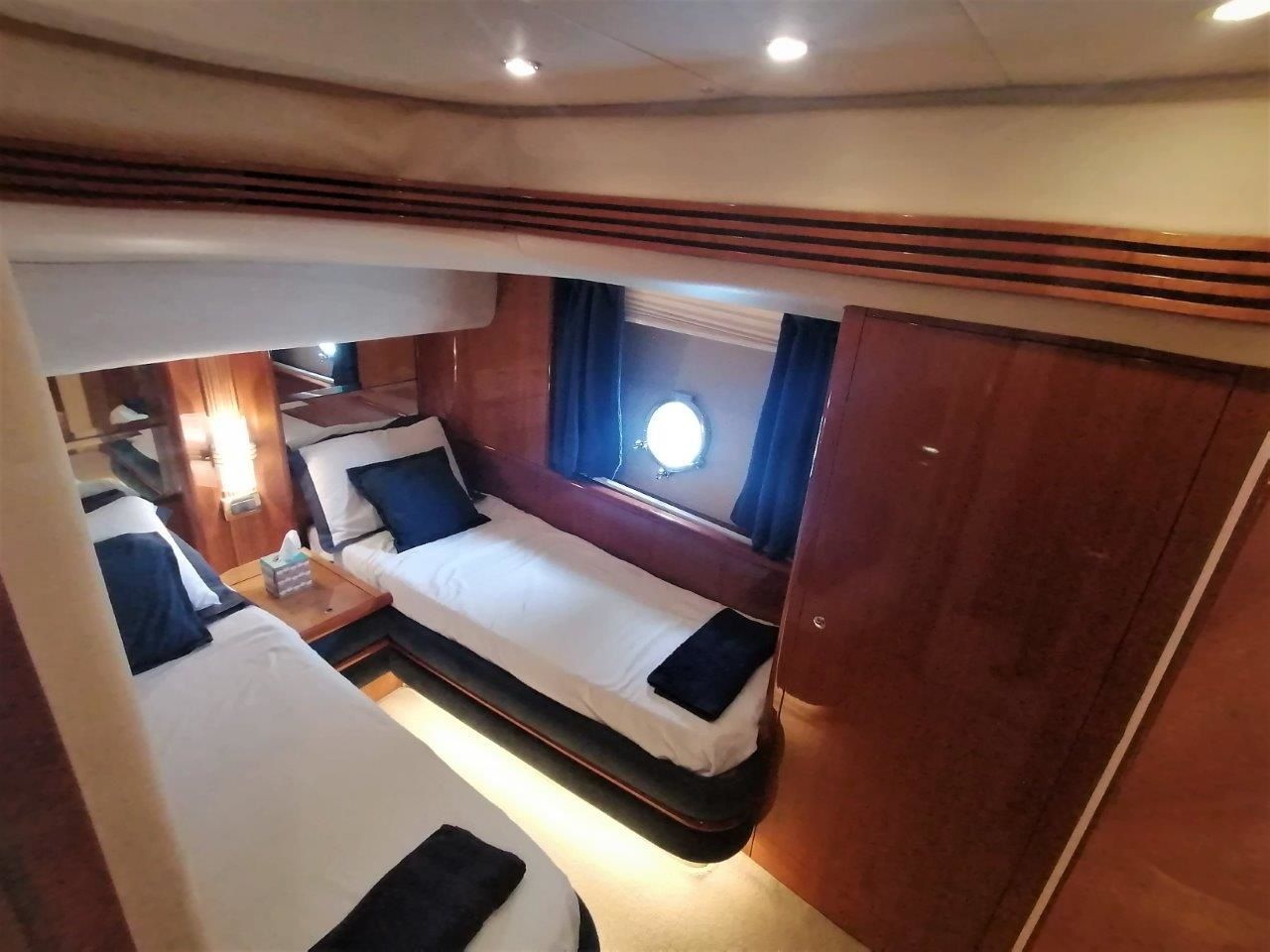 Azimut 68 | Blue Med