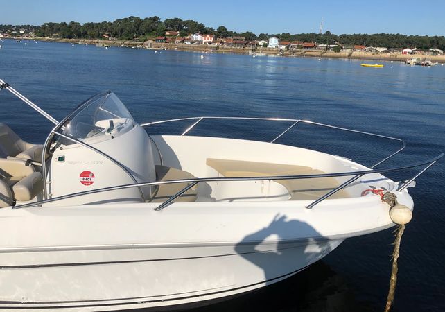 Beneteau Flyer 650 | 12
