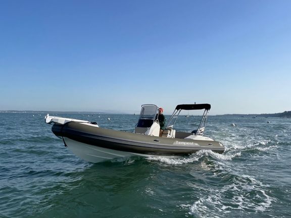 Tempest 700