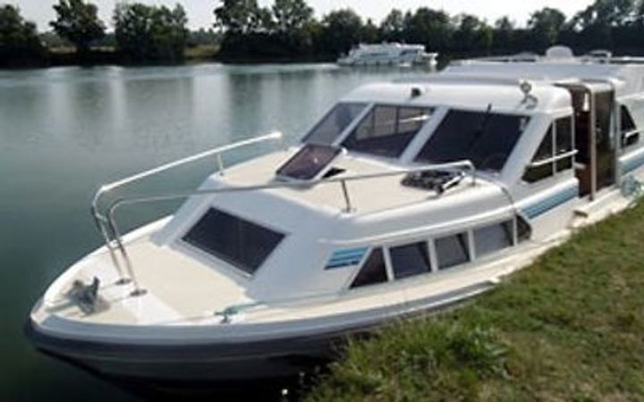 Le Boat Crusader | BF Chertsey