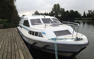 Le Boat Crusader | BF Chertsey