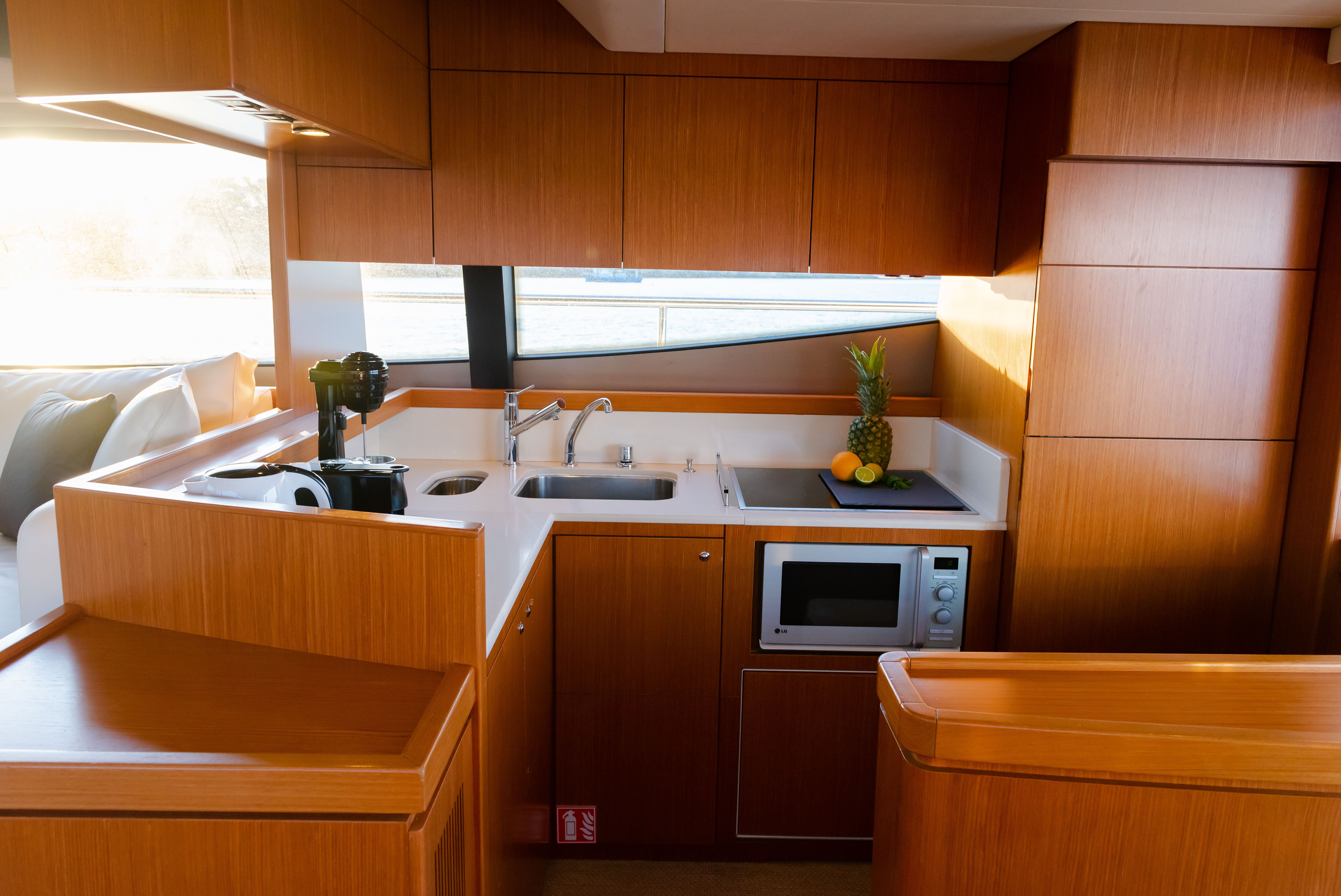 Ferretti 592 | Chill Out