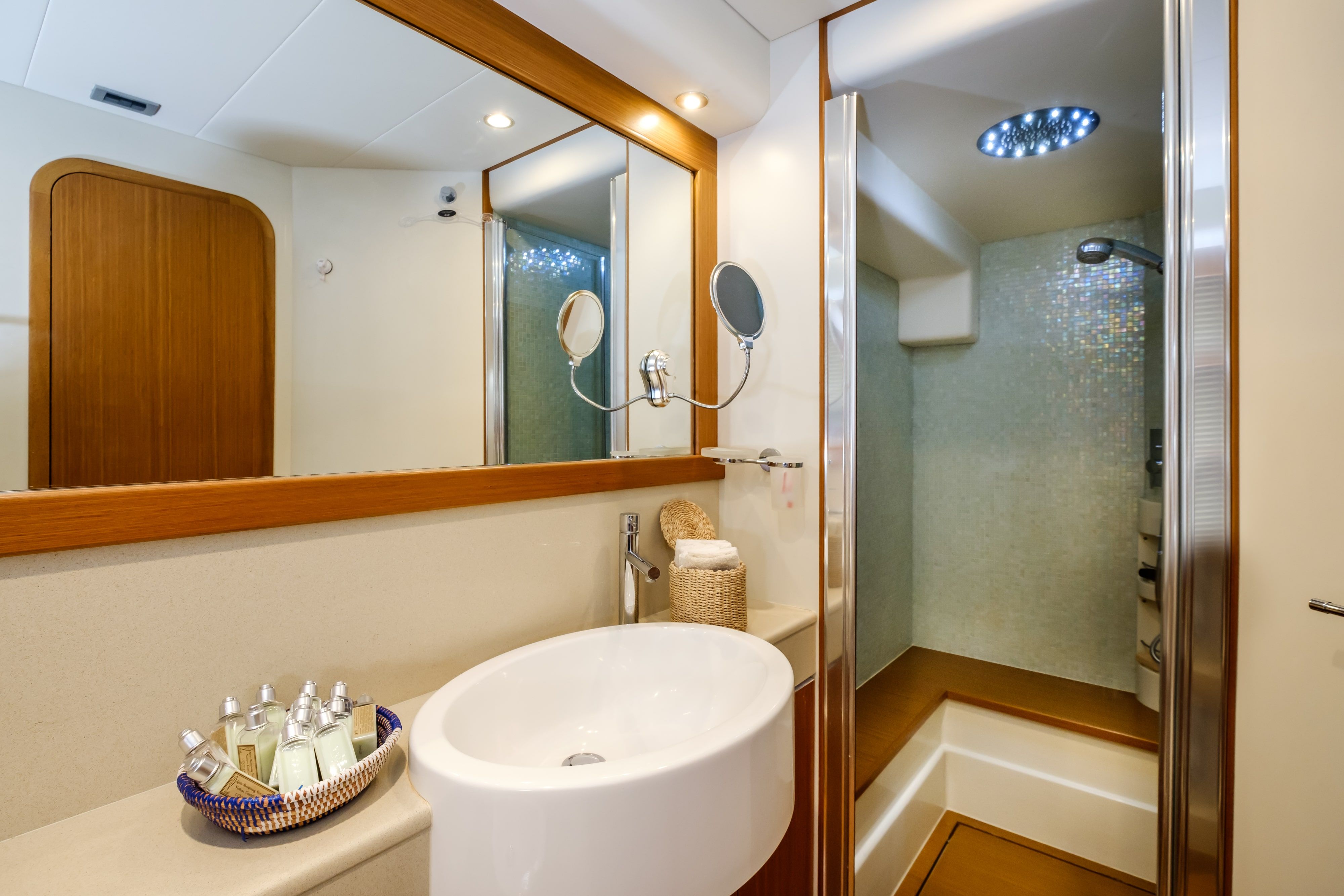 Ferretti 592 | Chill Out