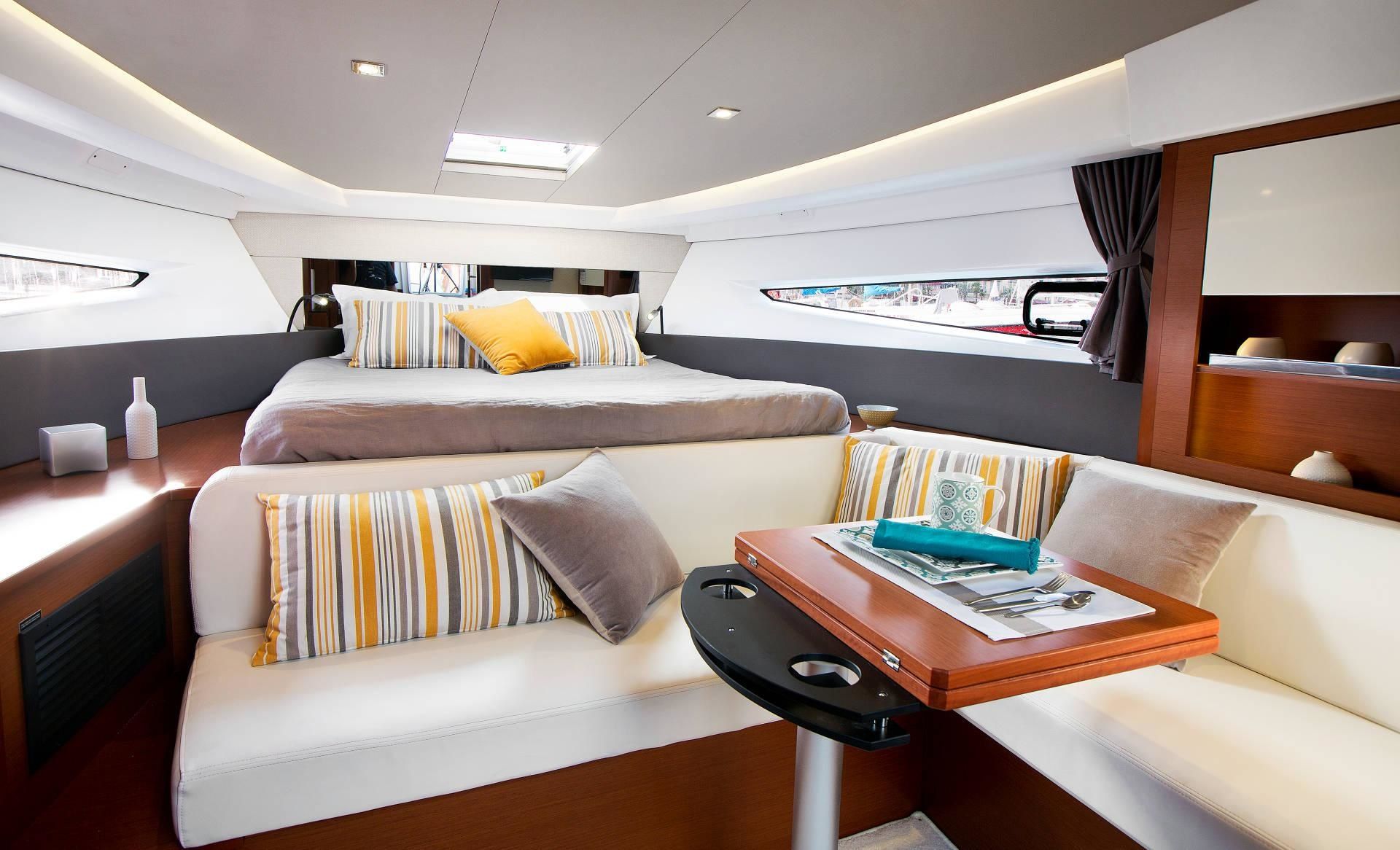 Jeanneau Leader 36 | Black Lobster