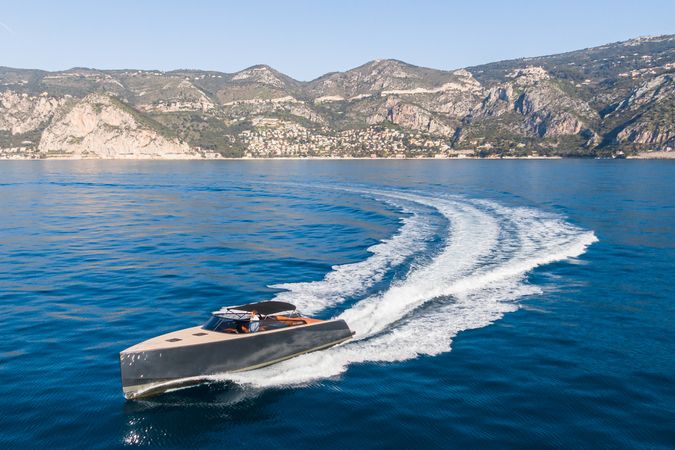 Van Dutch 40 | Nissa