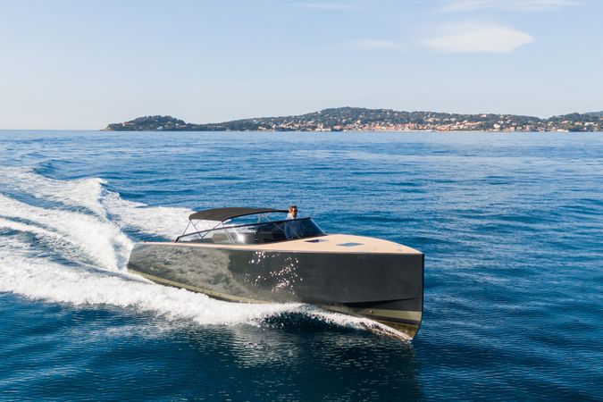 Van Dutch 40 | Nissa