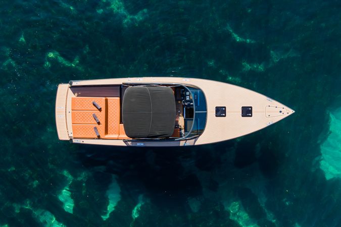 Van Dutch 40 | Nissa