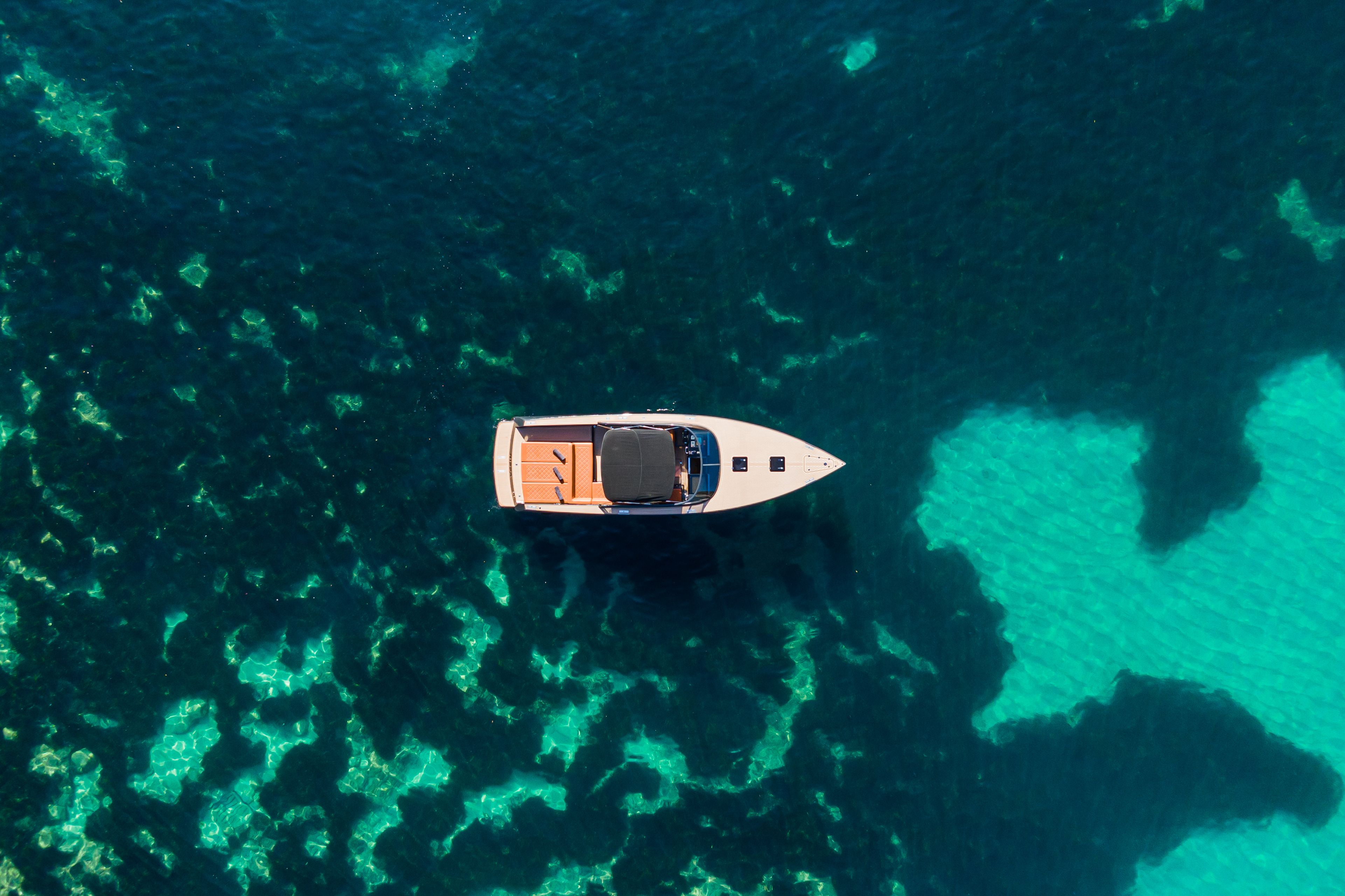 Van Dutch 40 | Nissa