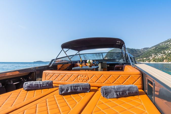 Van Dutch 40 | Nissa