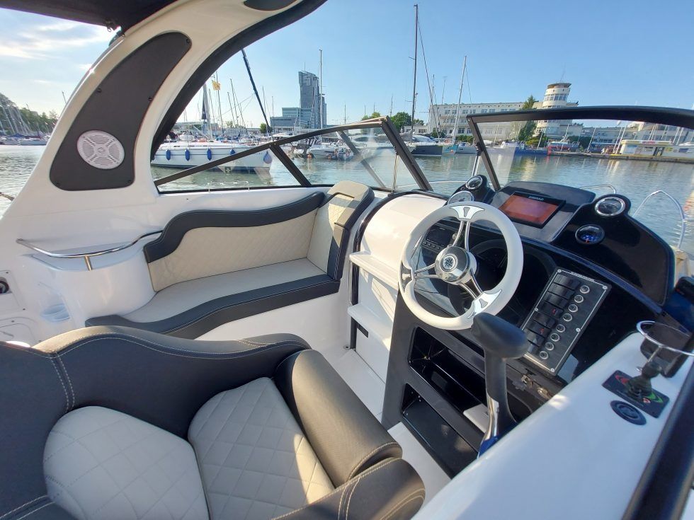 Coral 690 Sport Cruiser | Proboat