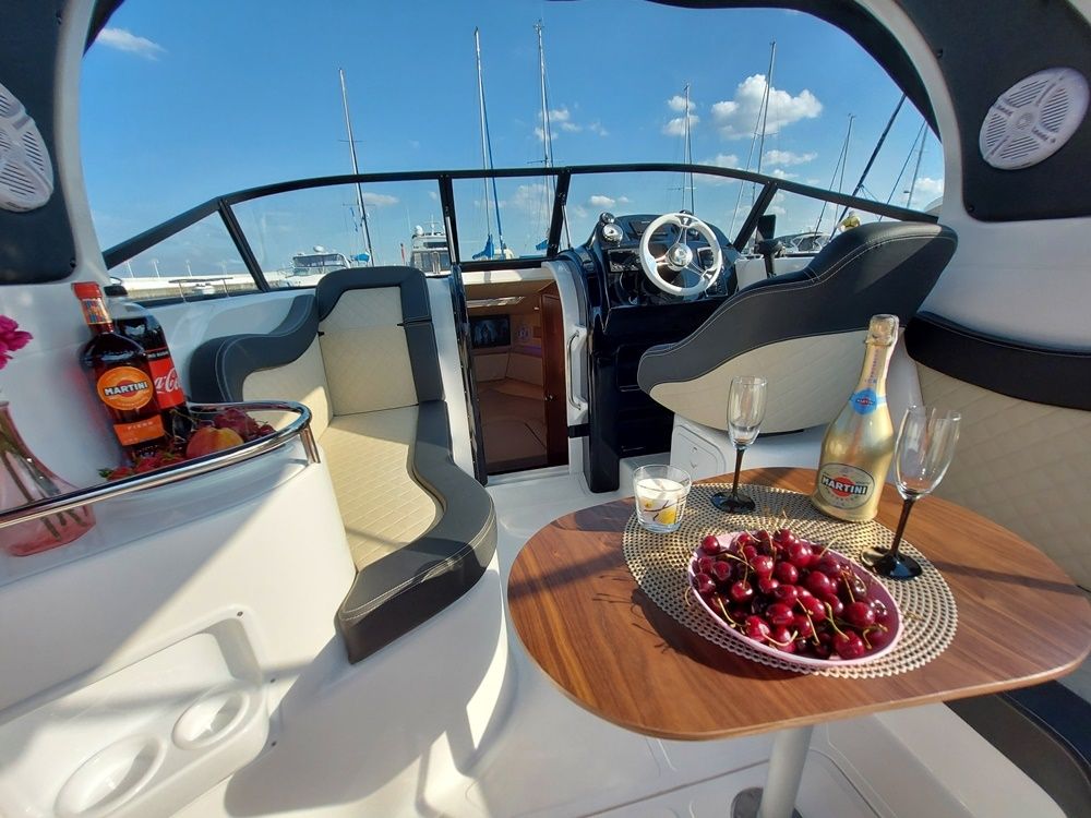 Coral 690 Sport Cruiser | Proboat