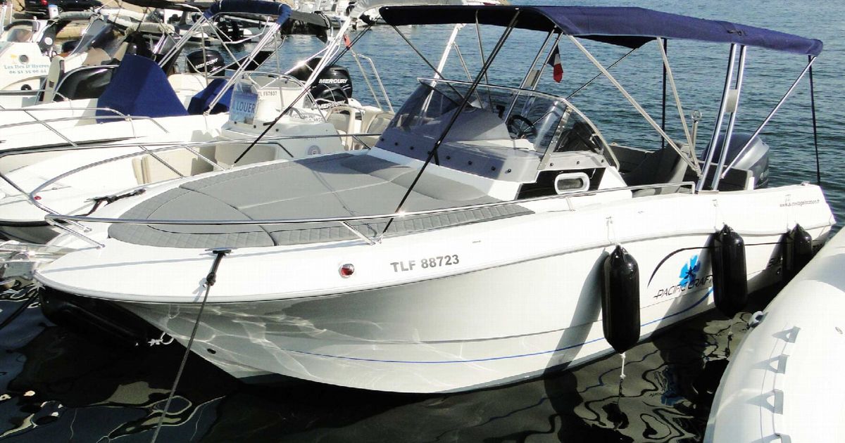 Motorboat Pacific Craft 700 Sun Cruiser for rent - France | Boataround