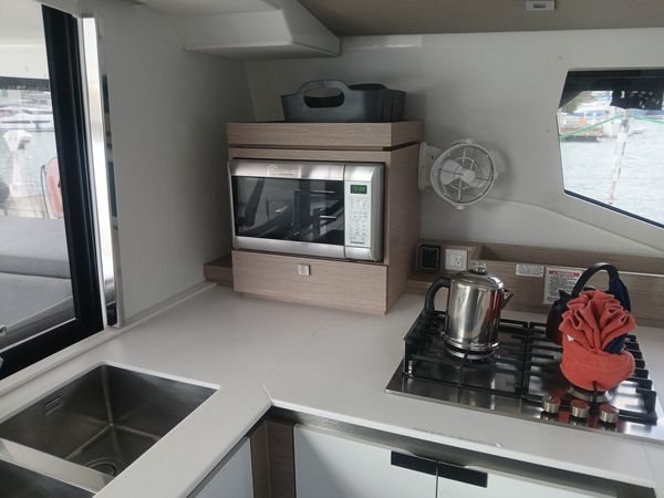 Fountaine Pajot Tanna 47 | Ithaka