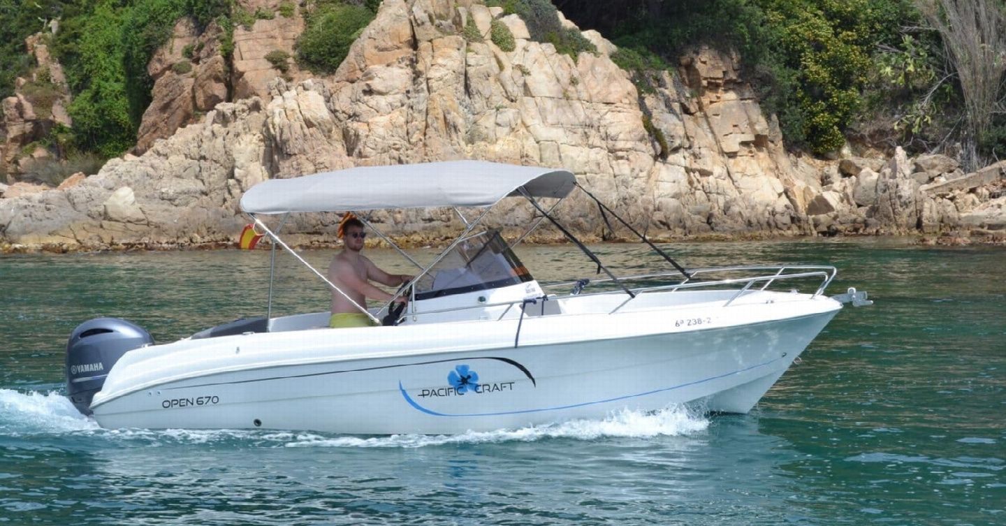 Pacific Craft 670 | White Pearl