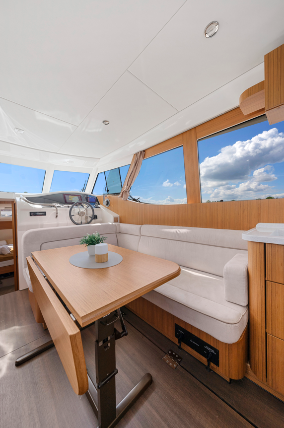 Greenline 33 | Dalen Electric yacht