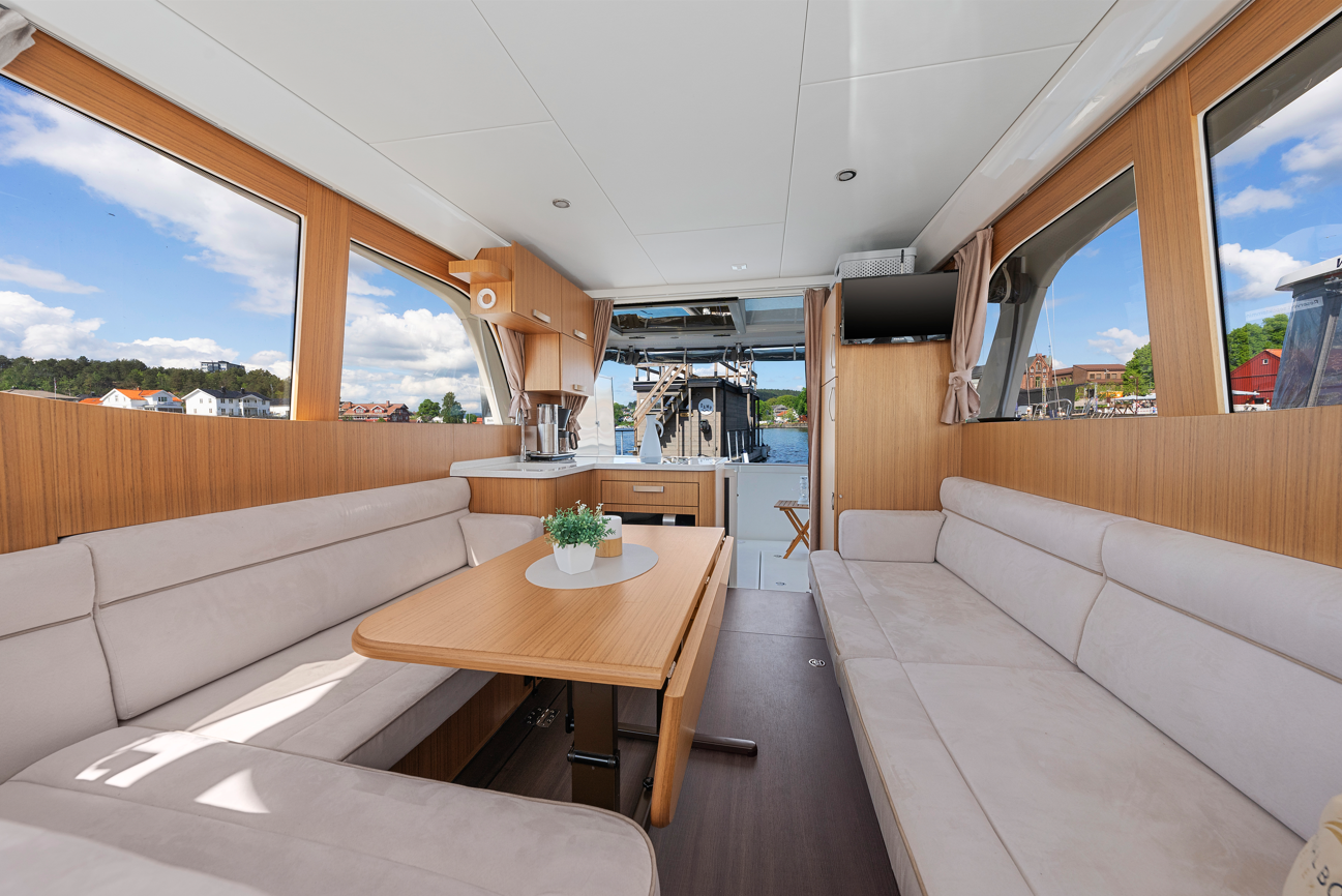 Greenline 33 | Dalen Electric yacht