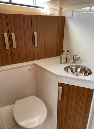 Greenline 33 | Dalen Electric yacht