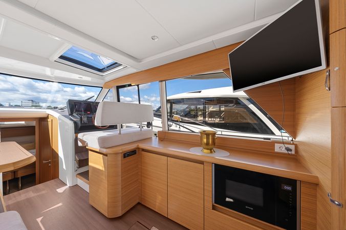 Greenline 39 | Skien Electric yacht