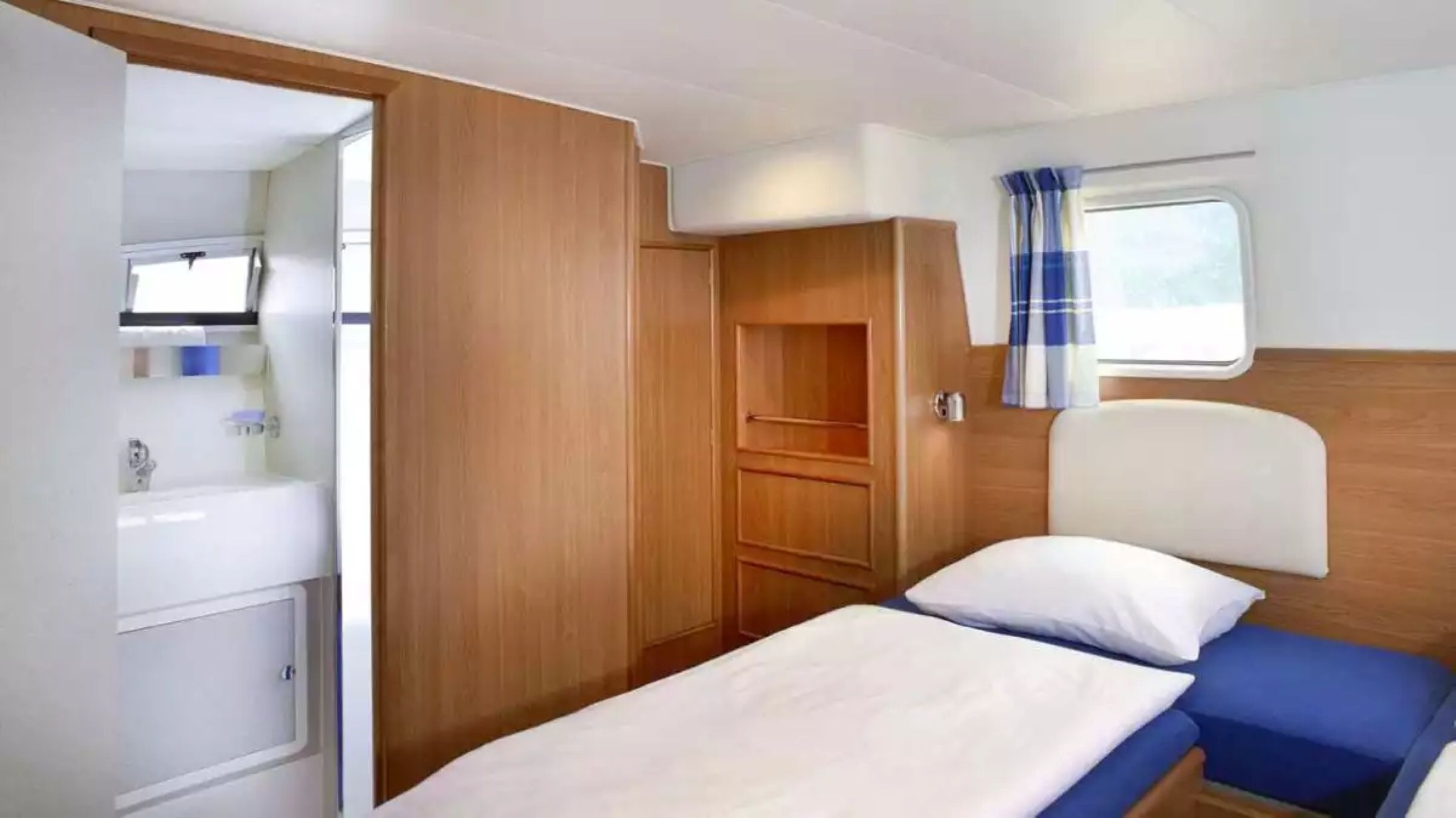 Europa 300 | Premium