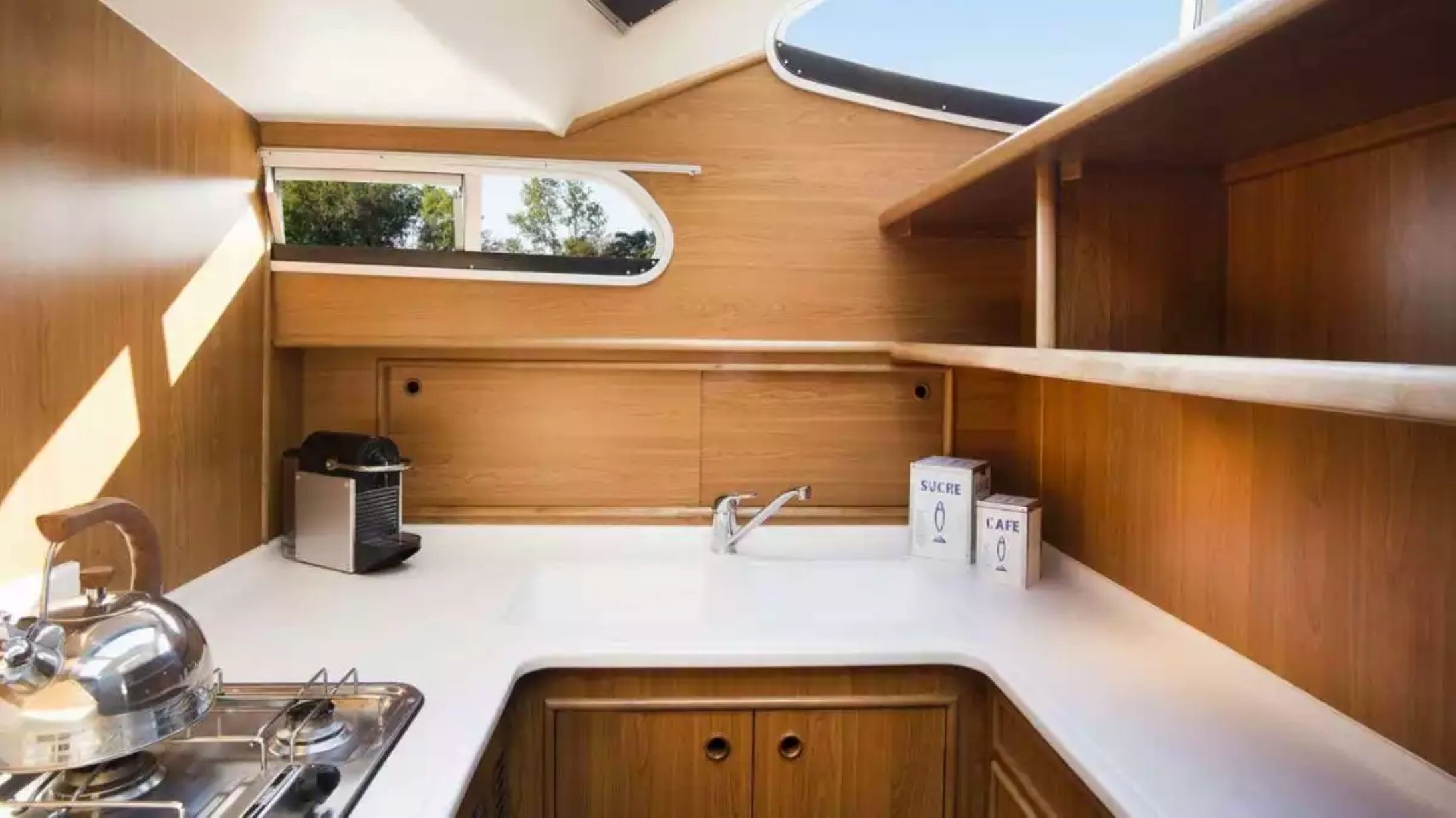 Europa 300 | Premium