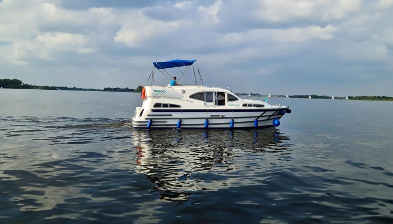 Europa 300 | Premium