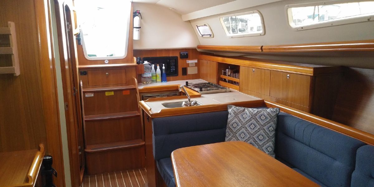 Hunter 33 | Cool Runnings