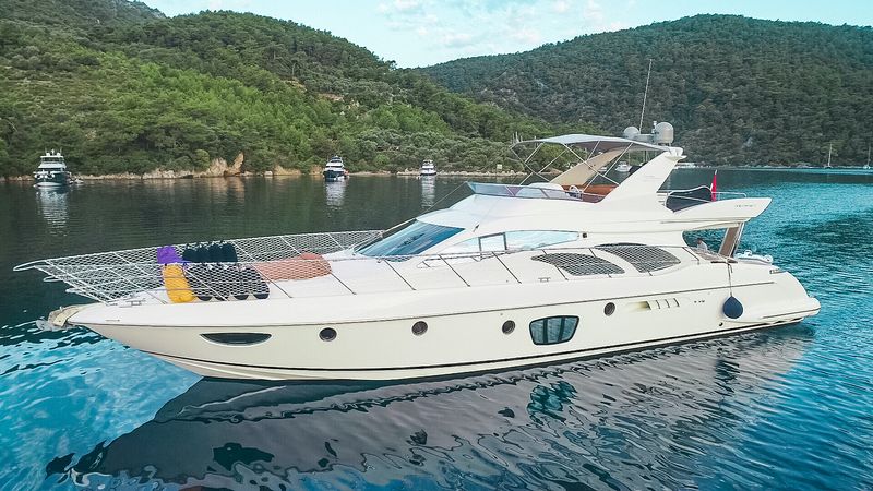 Azimut 62 Fly | Efe 01