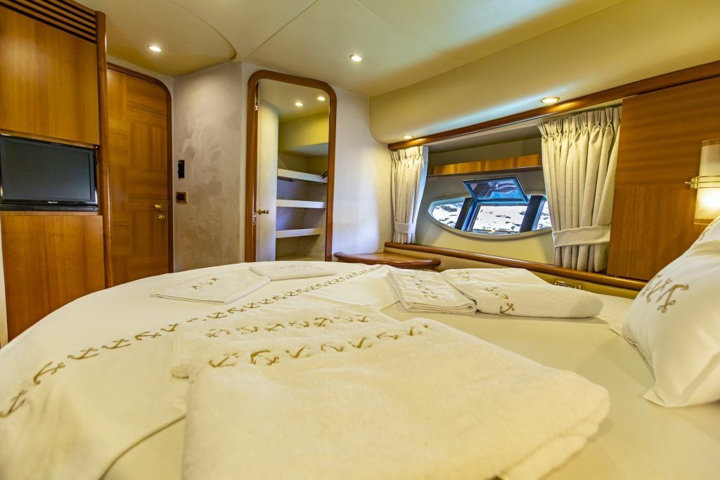 Azimut 62 Fly | Efe 01