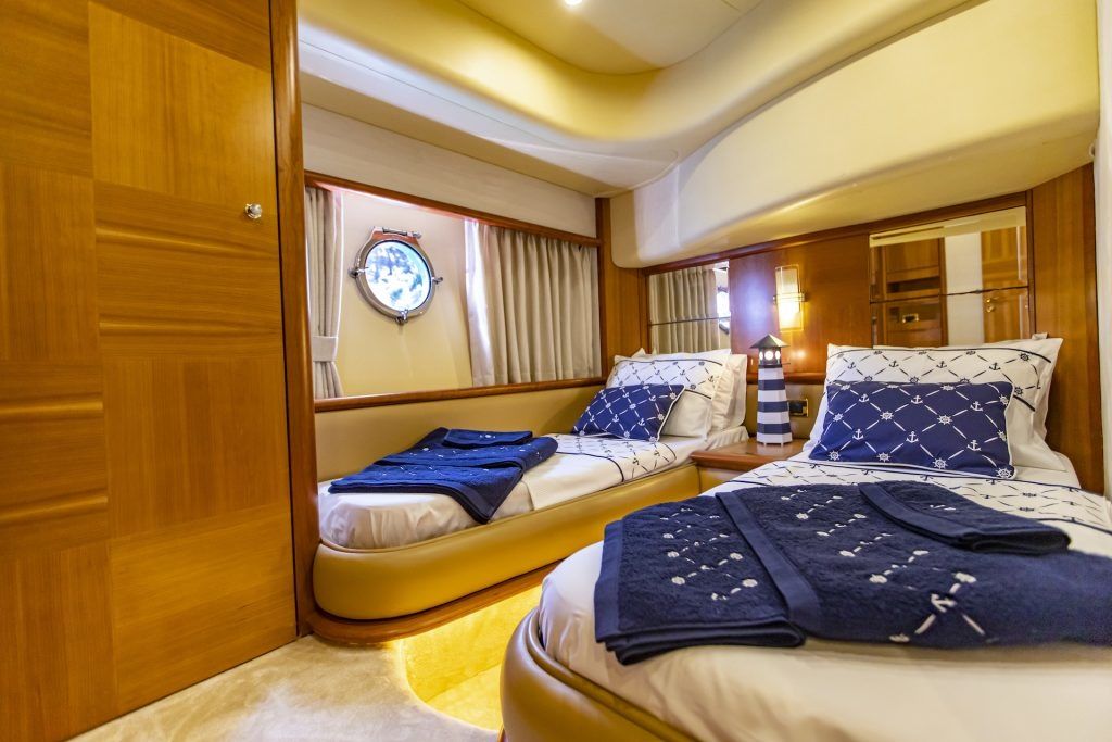 Azimut 62 Fly | Efe 01