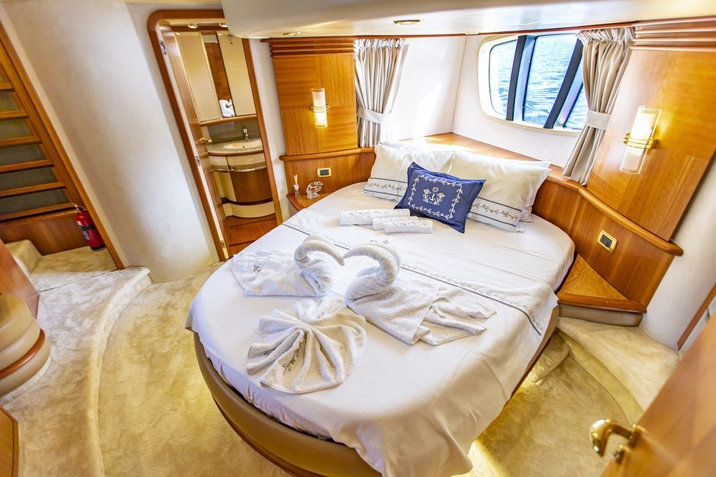 Azimut 62 Fly | Efe 01