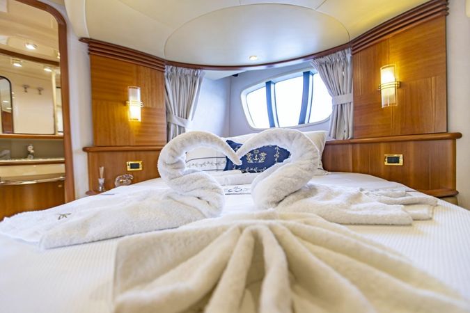 Azimut 62 Fly | Efe 01