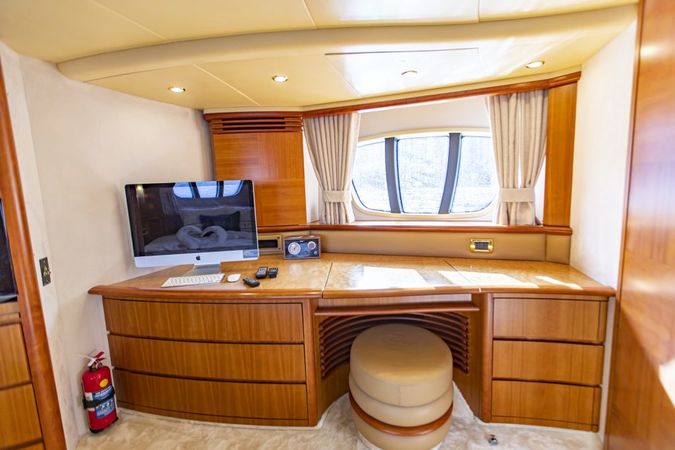 Azimut 62 Fly | Efe 01