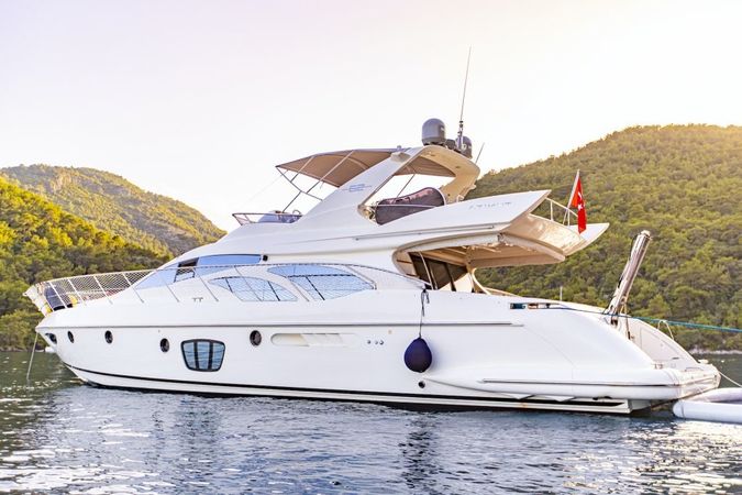 Azimut 62 Fly | Efe 01