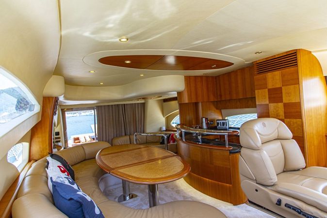 Azimut 62 Fly | Efe 01