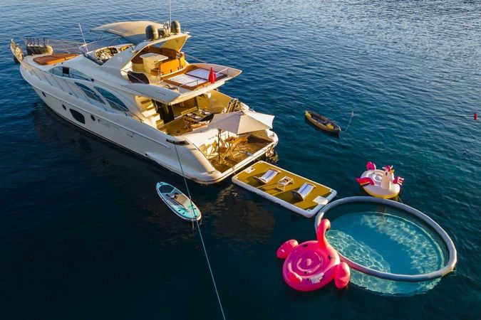 Azimut 62 Fly | Efe 01