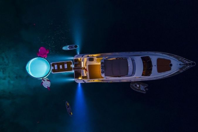 Azimut 62 Fly | Efe 01