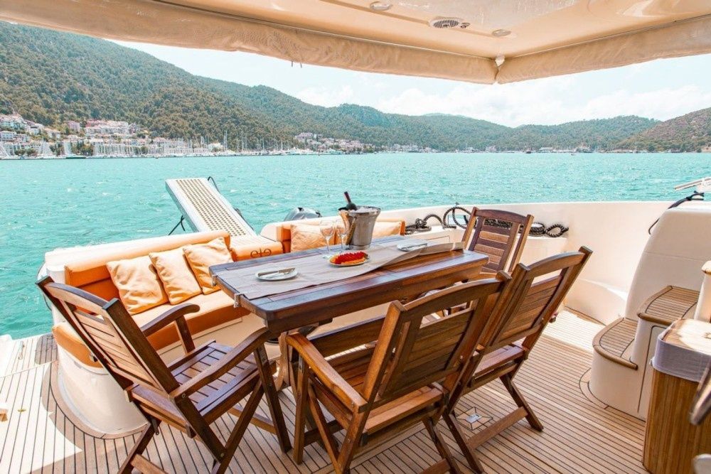 Azimut 62 Fly | Efe 01