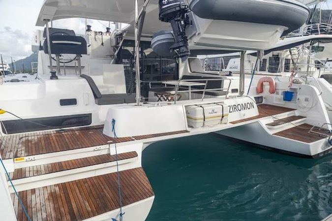 Lagoon 42 | Ziromon