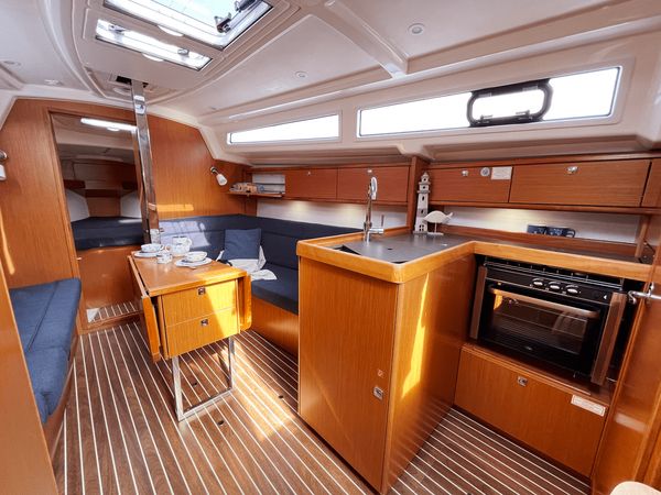 Bavaria Cruiser 34 | Siesta