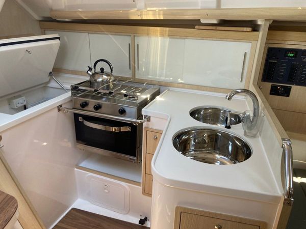 Delta 365 | Damis Jolie