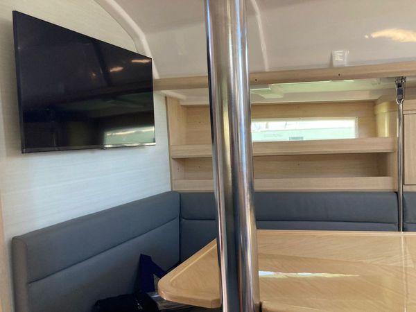 Delta 365 | Damis Jolie