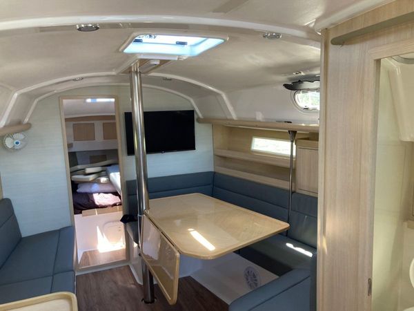 Delta 365 | Damis Jolie