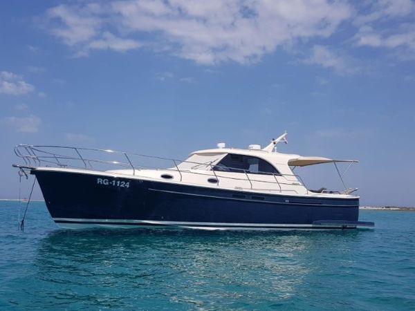 SAS Vektor Adriana 44 | Tina 2
