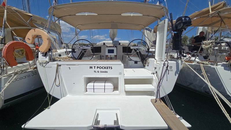 Dufour 430 | M T Pockets