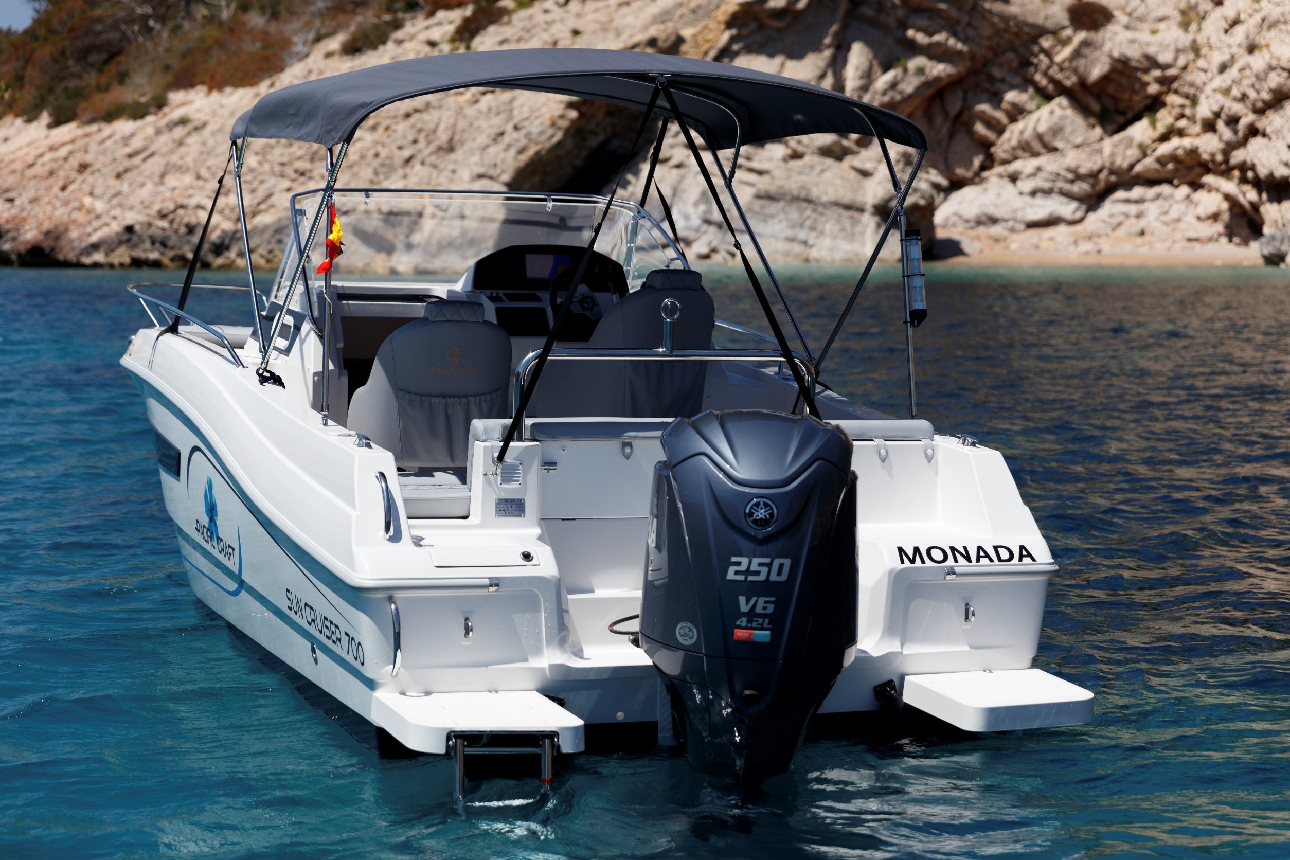 Pacific Craft 700 | Monada