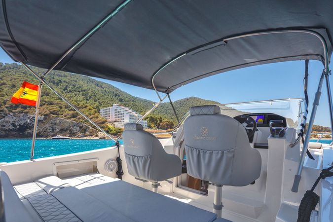 Pacific Craft 700 | Monada